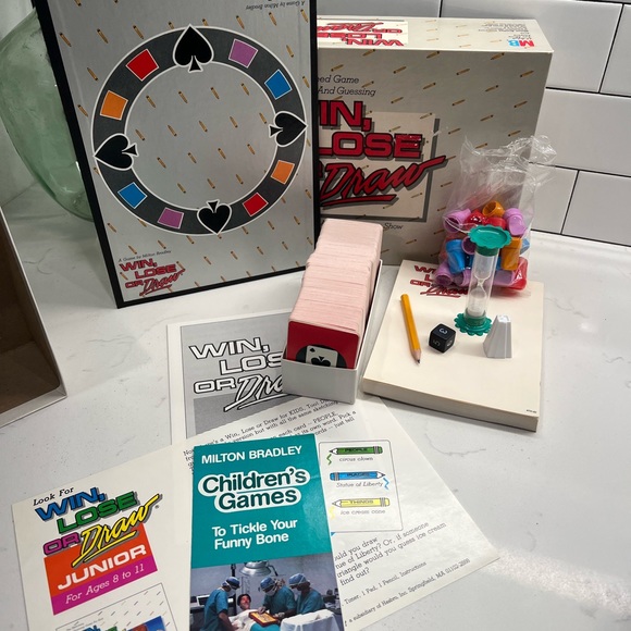 Vintage Win Lose or Draw Board Game 1987 Walt Disney Company Milton Bradley - Picture 4 of 7